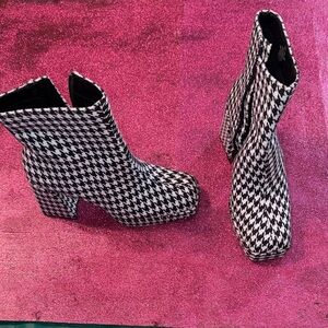Gianni Bini Black and White Houndstooth Heeled Boots